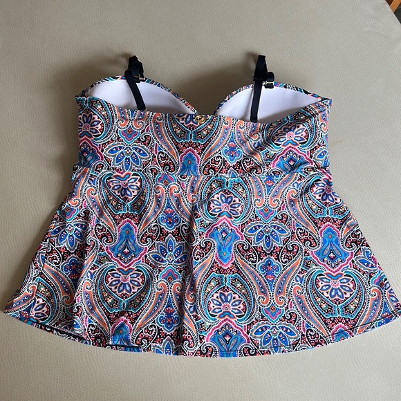 Jantzen Plus Size Vibrant Paisley Flutter Tankini Top Size 22W - Picture 3 of 8